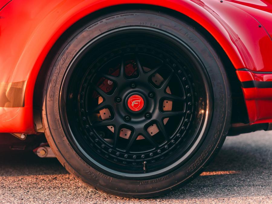 Колеса Porsche 911 by RWB 2019 года  (фото 16 из 34)